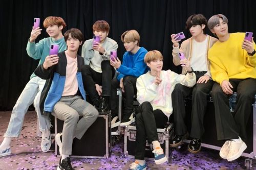 Samsung ra mắt Galaxy S20+ và tai nghe phiên bản BTS