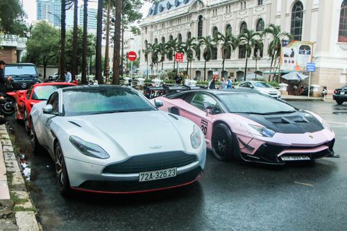 Ferrari F8 Tributo đầu tiên VN tụ họp cùng dàn siêu xe tại TP.HCM