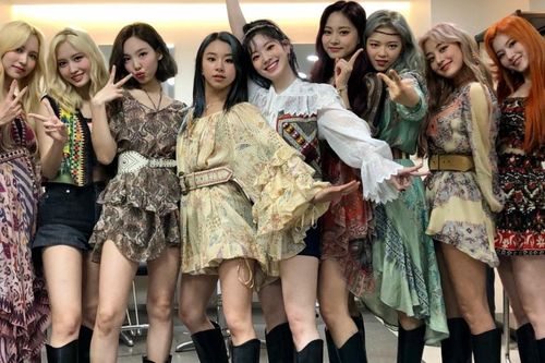 SBS giải thích khi nhân viên chê giọng hát của TWICE