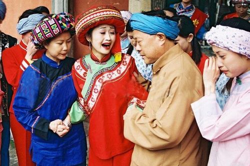 Cấm tắm, ép khóc và những phong tục cưới hỏi kỳ lạ trên thế giới