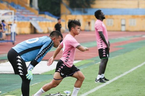 Nguyễn Quang Hải chấn thương dập cơ đùi sau