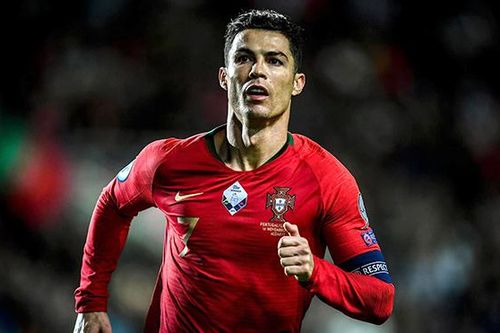EURO 2020 hoãn sang 2021: Người được lợi, kẻ khóc than