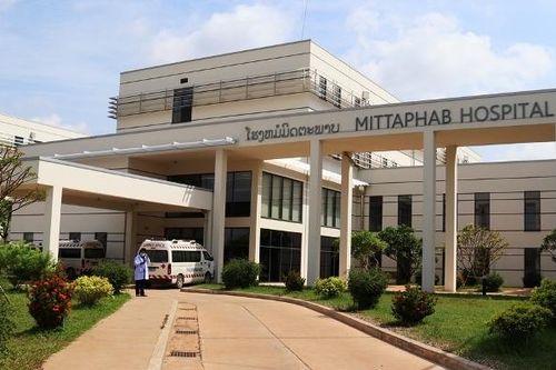 Lào tăng cường chăm sóc sức khỏe người lao động