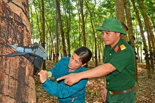 'Đuổi và vượt' ở vùng biên Kon Tum