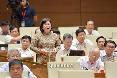 Bộ GD-ĐT cần nói rõ có làm sách giáo khoa hay không?