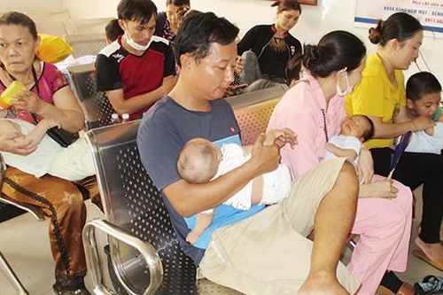 Nắng nóng kéo dài bệnh nhân nhi tăng đột biến