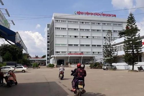 Vợ cùng ông hàng xóm chết trong căn nhà đang cháy khi chồng chở con đi học