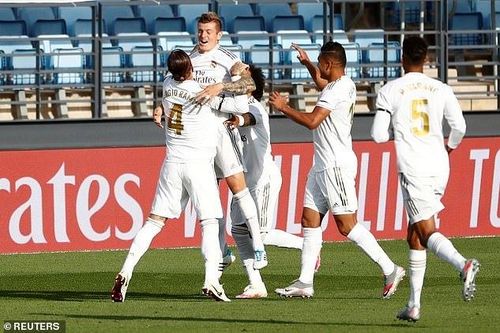 Thắng dễ Eibar, Real Madrid tiếp tục bám đuổi Barca
