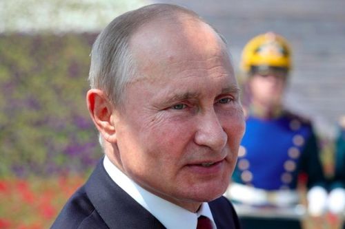 Putin giữ vai trò chính khi Nga chiếm sân bay Kosovo