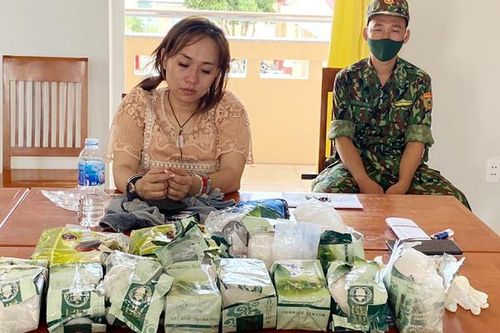 'Nữ quái' cùng đồng bọn mang hơn 30kg ma túy từ Campuchia về Việt Nam