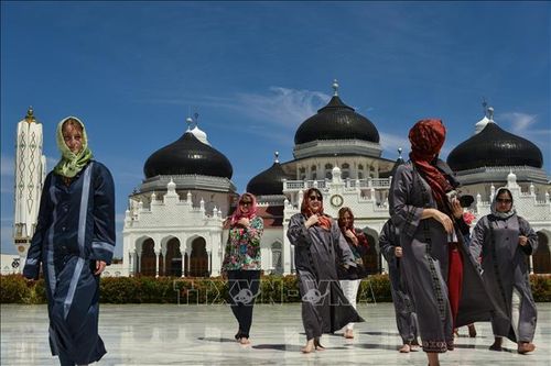 Indonesia cân nhắc mở cửa đón khách du lịch quốc tế