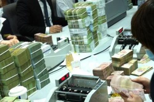 Tiếp tục giảm một loạt các loại phí