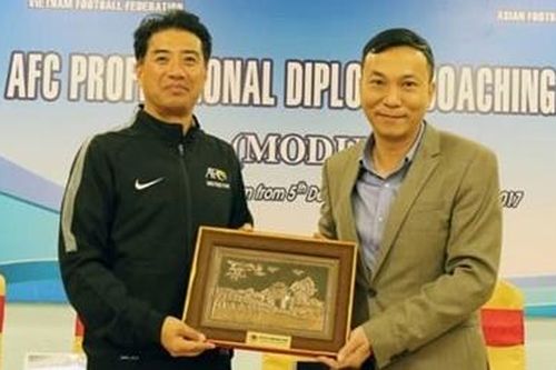 Vì sao tân giám đốc kĩ thuật người Nhật Bản của VFF chưa sang Việt Nam?