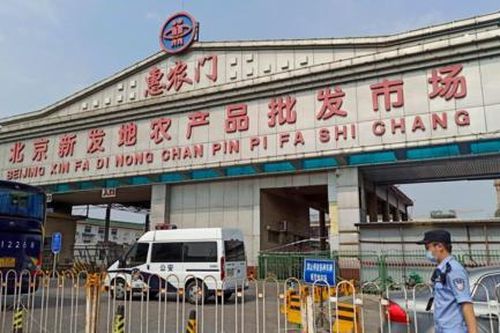 Bắc Kinh có nguy cơ thành Vũ Hán với nhiều cụm dịch mới