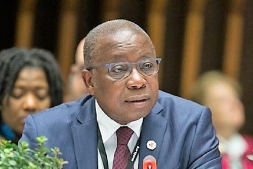 Bộ trưởng Y tế Ghana mắc COVID-19