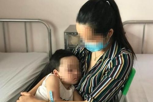 Mỗi ngày có 5-10 trẻ bị dính lưỡi phải phẫu thuật, cha mẹ cần biết những dấu hiệu sau