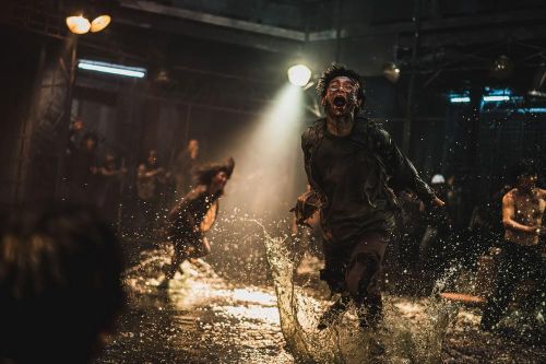 'Train To Busan 2' tung trailer mãn nhãn, cuộc chiến chống zombie sẽ khốc liệt hơn?
