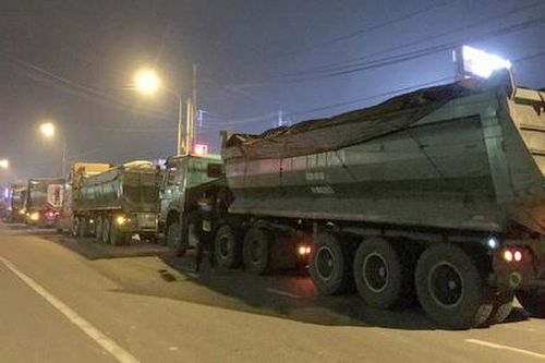 Tịch thu hơn 720 tấn than, 27 đầu kéo trong đoàn 'xe vua' ở Đồng Nai