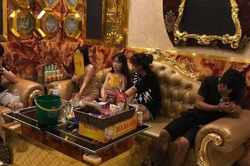 Nhóm 9X vào quán karaoke King để dùng ma túy
