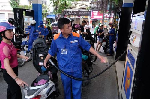 Bất thường trên thị trường xăng dầu