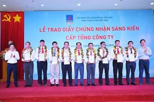 Công ty DVK, KĐN và KVT: Trao chứng nhận 22 sáng kiến năm 2019