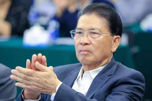 Tỷ phú giàu bậc nhất TQ bị bắt cóc, con trai bơi vượt sông cứu bố thoát nạn