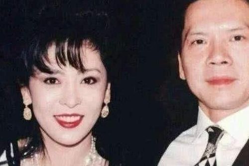 Truyền kỳ người phụ nữ quyền lực nhất showbiz Hồng Kông: 72 tuổi, 'sắc đẹp' vẫn đáng nể