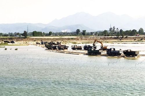 'Sóng ngầm' khai thác cát ở miền Trung: Những dòng sông kêu cứu