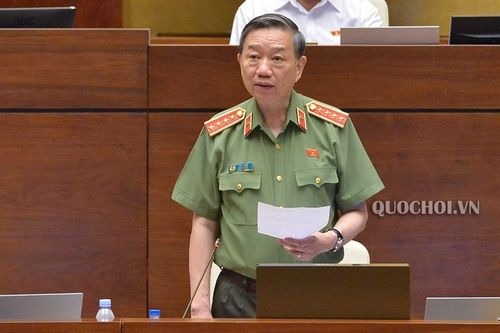 Chuẩn bị đủ điều kiện mới bỏ hẳn sổ hộ khẩu