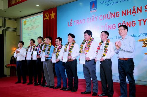 Công ty DVK, KĐN và KVT trao chứng nhận 22 sáng kiến năm 2019