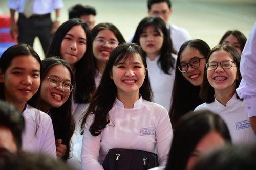Chuẩn hóa giáo viên tiếng Anh, sao cứ phải là IELTS?