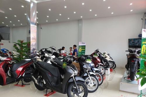 Giá xe máy tăng đồng loạt, Honda SH 2019 đội giá kỷ lục
