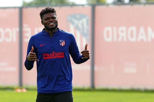 Arsenal tăng lương gấp 3 lần chiêu dụ Thomas Partey