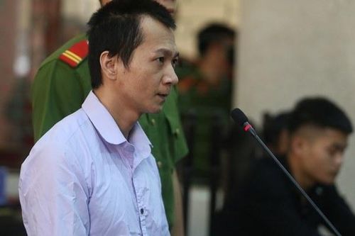 Bị cáo đấm nhau ở phiên tòa xử mẹ nữ sinh giao gà