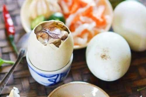 Trứng vịt lộn giàu dinh dưỡng, ai biết chọn đúng 'giờ vàng' để ăn còn bổ hơn nhân sâm