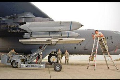 Ukraina nghĩ B-52H xuyên thủng được phòng thủ Nga