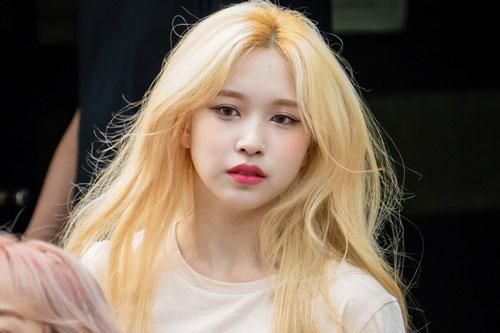 Mina (Twice) 'gây sốt' với mái tóc vàng