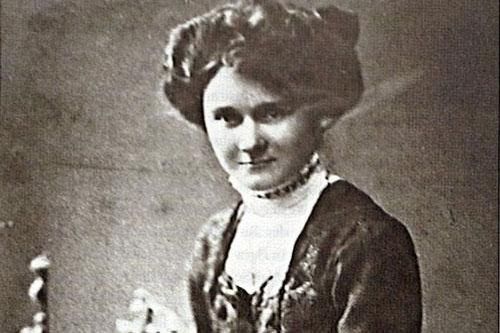 Cuộc đời bình lặng, khép kín về em gái của Hitler