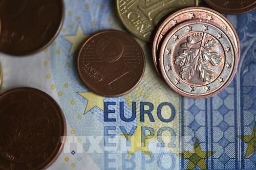 Lòng tin của người dân châu Âu vào ECB giảm mạnh