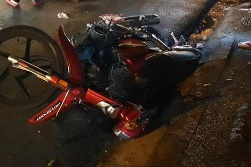 Bình Dương: Hai xe máy tông nhau trong đêm, 2 người đàn ông nguy kịch