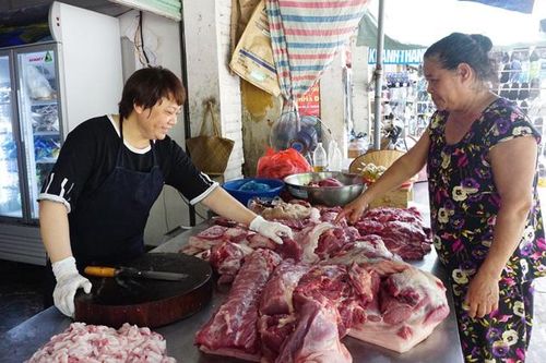 Giá thịt lợn bắt đầu giảm