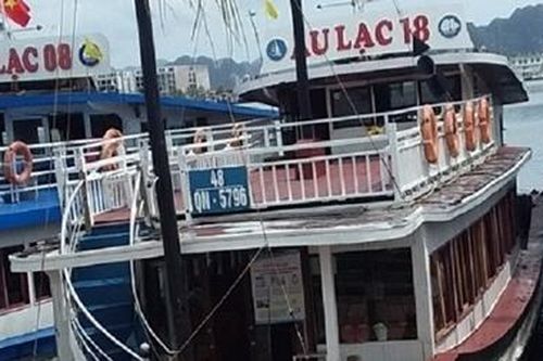 Tàu du lịch Âu Lạc 18 ở Hạ Long bị tố 'chặt chém' du khách