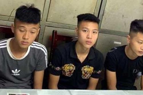 3 thanh niên nghiện game mang dao chặn đường cướp tài sản