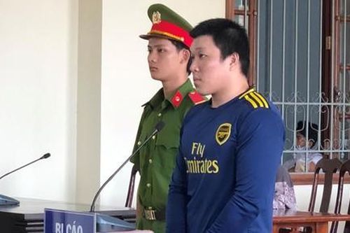 Án mạng từ việc tiếc tiền bo cho nữ tiếp viên karaoke