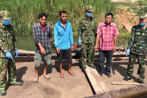 Bài 1: Đêm mật phục