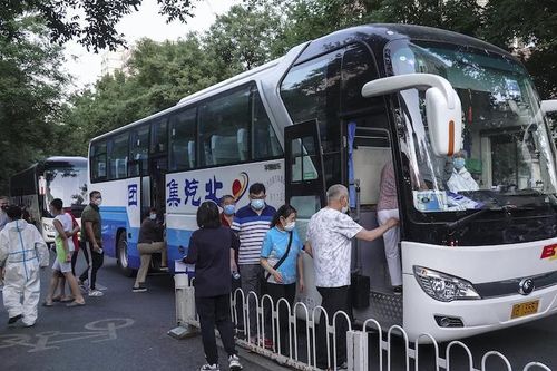 COVID-19: Bắc Kinh truy dấu 200.000 người liên quan ổ dịch Tân Phát Địa