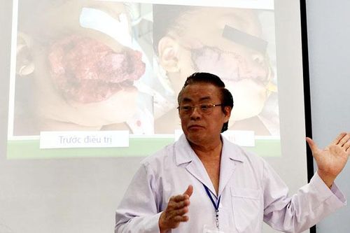 Ba trẻ nhỏ dưới 2 tuổi bị chó cắn thương tâm