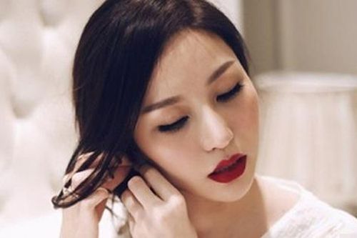 Đối phó với sự thờ ơ của đàn ông, đây là cách mà phụ nữ thông minh và kiêu hãnh sẽ làm để khiến anh ta 'bấn loạn'