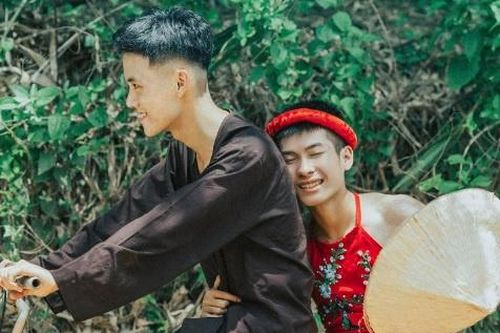 Ảnh kỷ yếu phong cách 1977 Vlog của học sinh Đắk Lắk