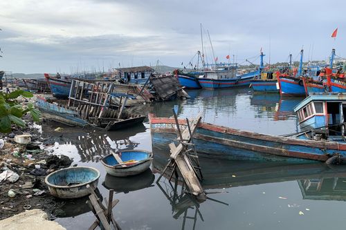 Giải pháp xử lý ô nhiễm môi trường từ xác tàu ở cảng cá Sa Huỳnh